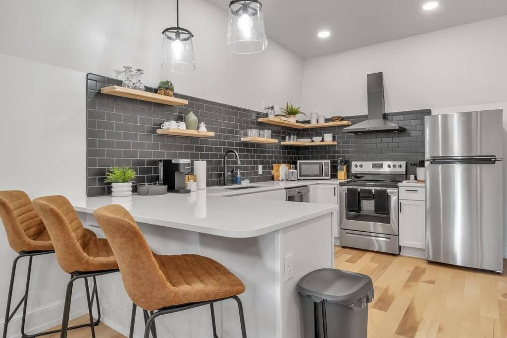 Apartamento Carriage House Loft - King Bed And Garage Parking Búfalo Exterior foto